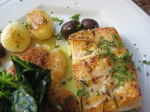 LOMBO DE ROBALO COM BATATAS AO MURRO E CELOBAS ASSADO