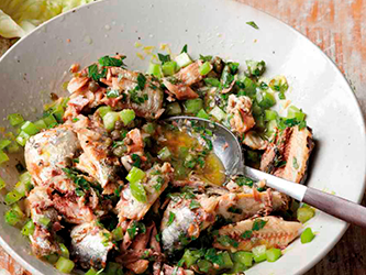 Salada de Sardinha com Limão e Ervas